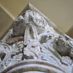 Kapitell polichrom detail / P. Gerfried Sitar