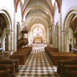 Kirche Innenraum / P. Gerfried Sitar